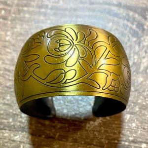 Unique flower etched gold bracelet